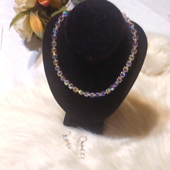 multicolored crystal necklace - Picture 3 of 6
